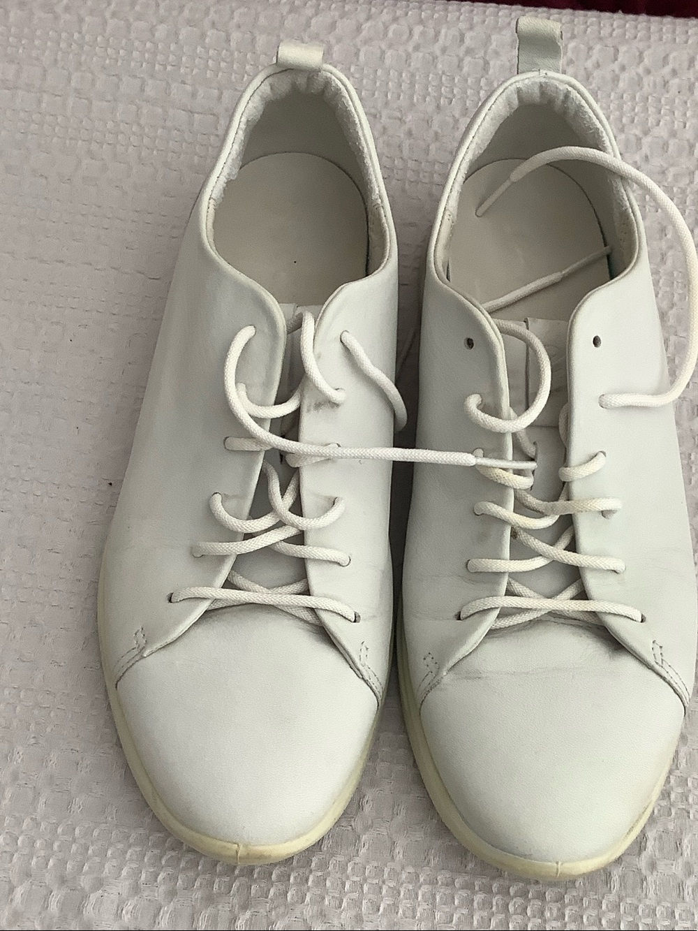 Ecco Women's White Leather Lace-Up Athletic Sneakers